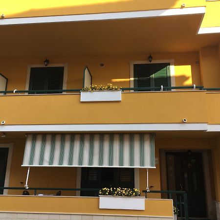 ポッツァッロ Mediterraneo Bed & Breakfast エクステリア 写真