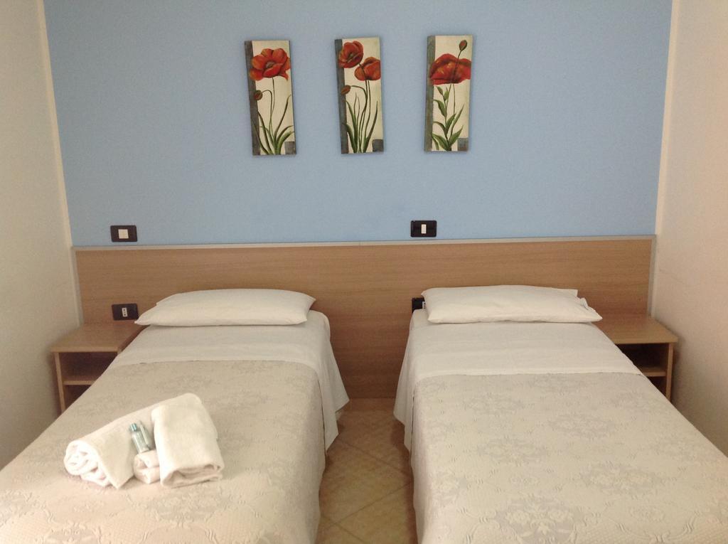 ポッツァッロ Mediterraneo Bed & Breakfast エクステリア 写真