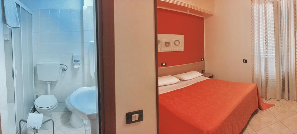 ポッツァッロ Mediterraneo Bed & Breakfast エクステリア 写真