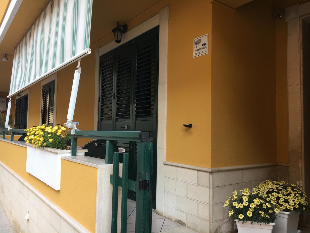 ポッツァッロ Mediterraneo Bed & Breakfast エクステリア 写真