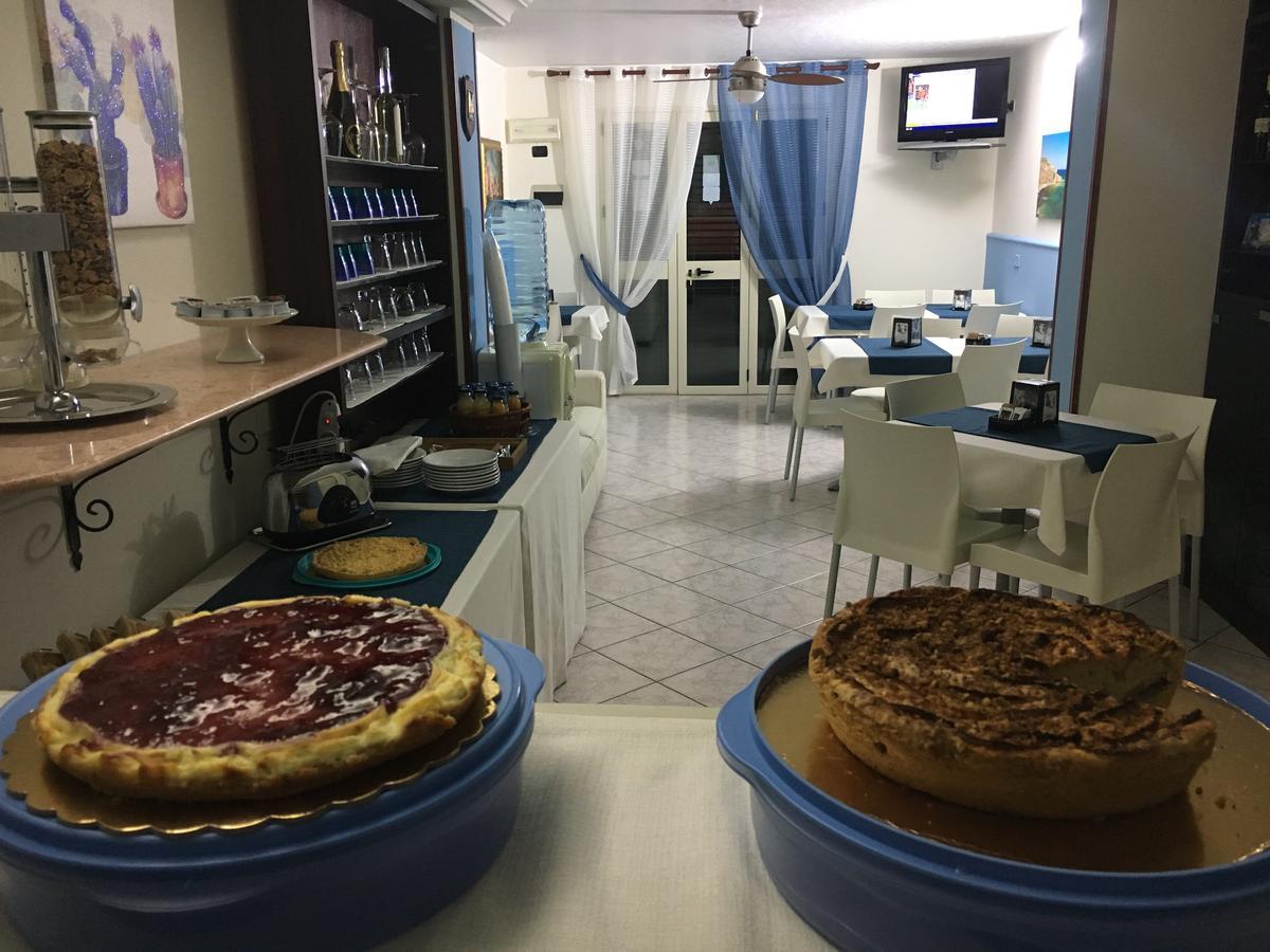 ポッツァッロ Mediterraneo Bed & Breakfast エクステリア 写真